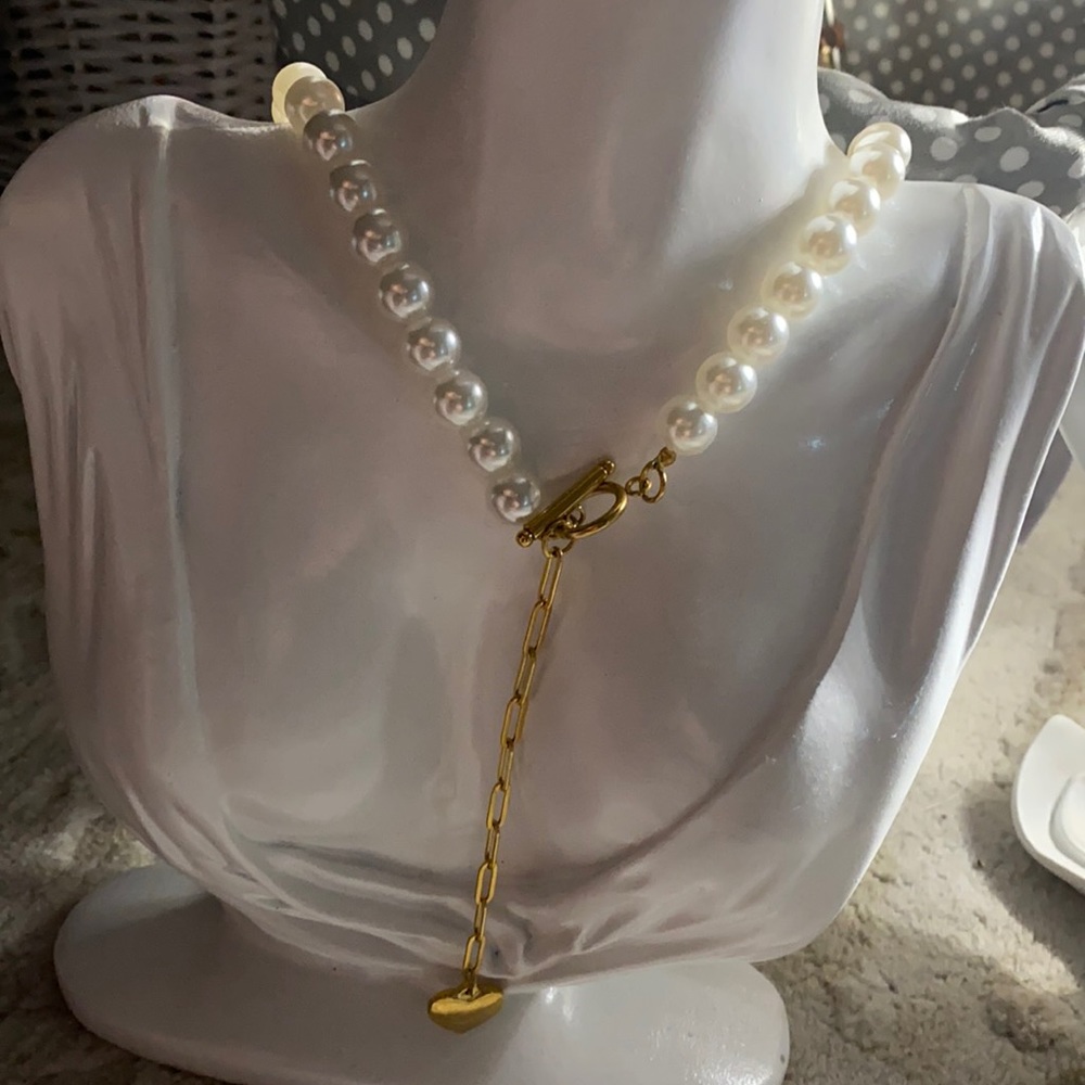 Pearls necklace